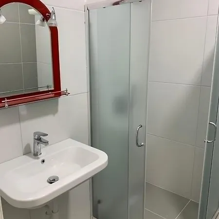 Apartman Bonbon 1 - Quiet 1 Bedroom Tirana